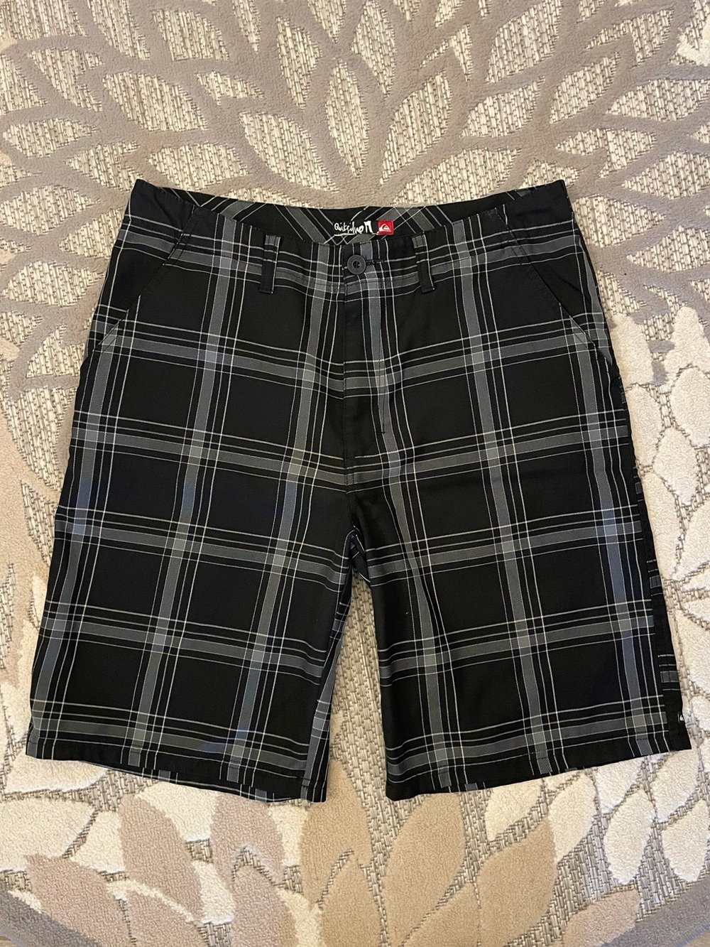 Quiksilver Men’s Black/Gray Plaid Dress Shorts Size 33